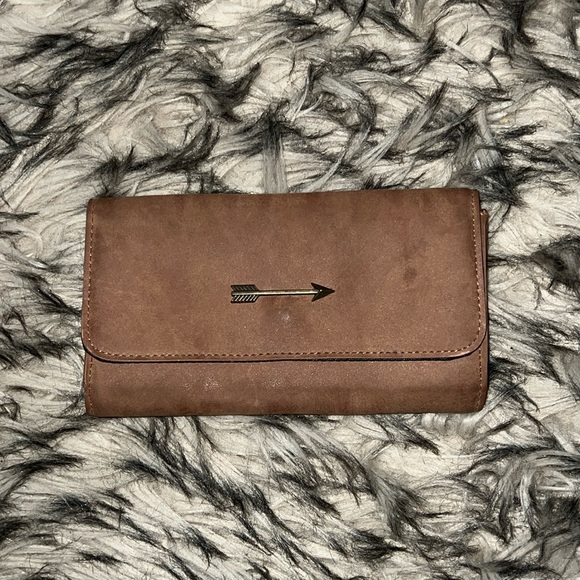 Accessories - Women's Arrow Wallet